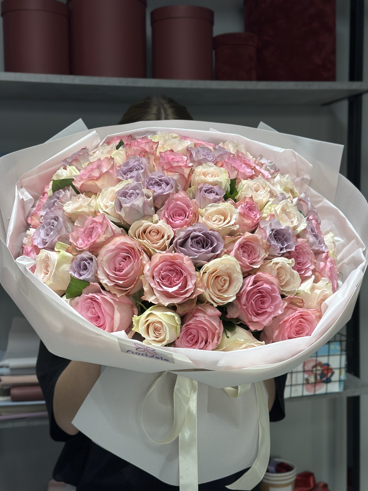 Букет роз Амелин: свежесть утра в цветах buket-roz-amelin:-svezhesty-utra-v-tsvetah